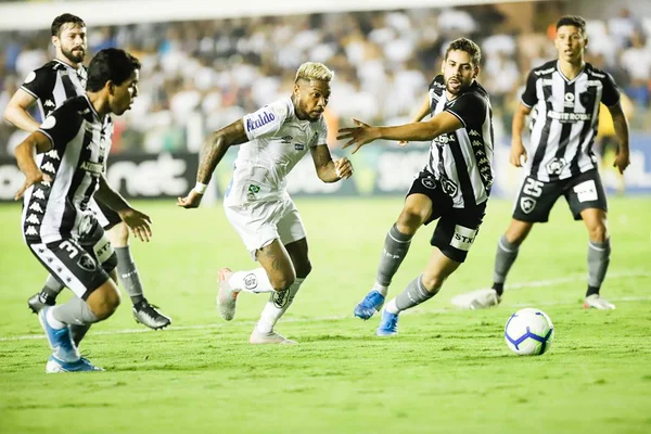 Com Soteldo inspirado, Santos goleia o Botafogo na Vila Belmiro