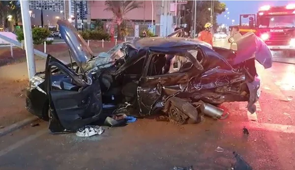 Vídeo. Acidente próximo à Torre de TV deixa ao menos dois feridos