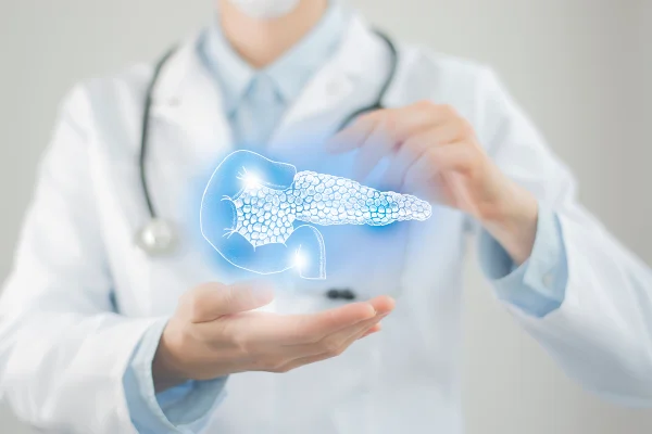 Foto de médica segurança projeção de fígado - Metrópoles