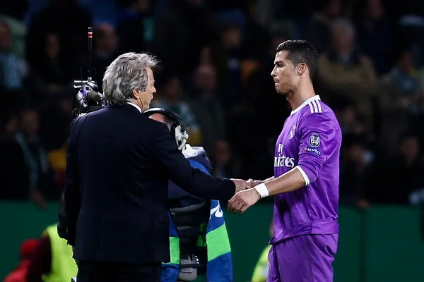 Jorge Jesus parabeniza CR7 e torcida do Flamengo vai à loucura