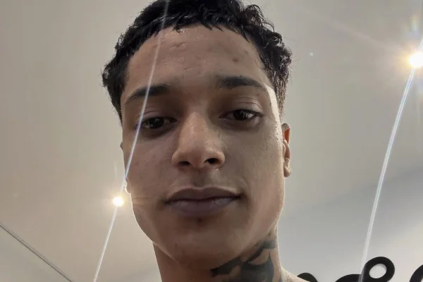Oruam diz que foi preso por ser “parecido com o pai” em nova música