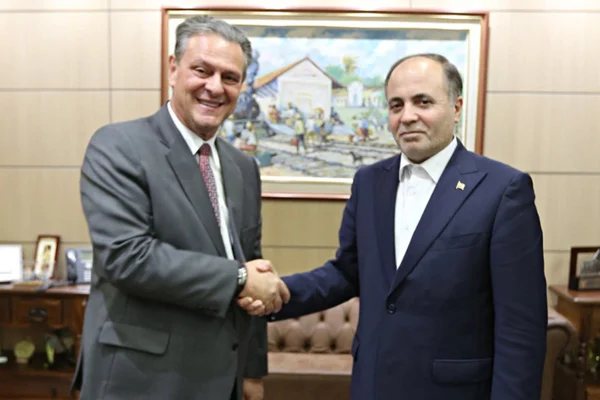 imagem colorida do ministro carlos fávaro e ministro da agricultura do irã