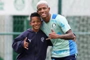 Aos 14 anos, Jonas é o mais velho entre os irmãos caçulas da lista. O irmão de Danilo Santos começou cedo no futebol e estreou aos 10 anos nas categorias de base do Bahia, atuando pela equipe sub-11.