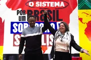 Hertz Dias, candidato à presidência do Brasil, e Vanessa Portugal, candidata a vice. Hertz Dias, candidato à presidência do Brasil, e Vanessa Portugal, candidata a vice.