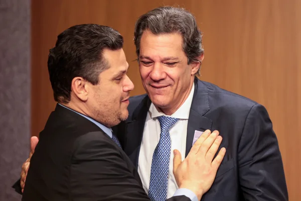 Imagem colorida, Davi Alcolumbre e Fernando Haddad - Metrópoles
