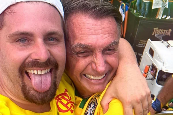 Thiago Gagliasso mostra ligação com Jair Bolsonaro durante internação - Metrópoles