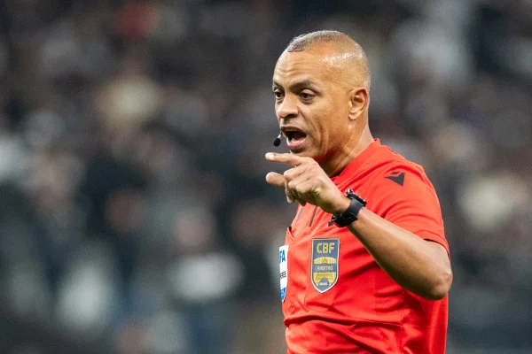 Wilton Pereira Sampaio, árbitro brasileiro que apitará a final da Copa do Brasil