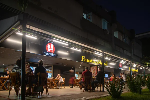 Primeiro dia de happy hour tem movimento tímido em bares de Brasília