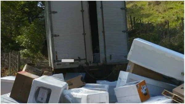 Caminhão roubado recuperado em Minas Gerais - Metrópoles