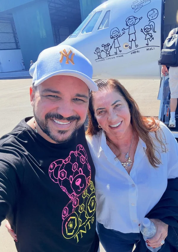 Mãe de Virginia se declara ao ex-namorado: “Especial para mim” - destaque galeria Mãe de Virginia se declara ao ex-namorado: “Especial para mim” - destaque galeria