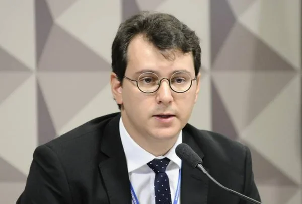 Leal de Barros sobre marco fiscal: “Frouxo e desenhado para que não haja restrição”
