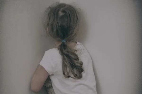 Menina de 8 anos é estuprada dentro de presídio no Amazonas