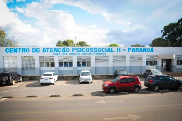 Imagem mostra fachada do CAPs do Paranoá - DF tem apenas 100 psiquiatras na rede pública