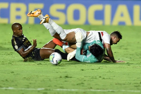 São Paulo só empata no fim do jogo com o Ceará e segue sem vencer