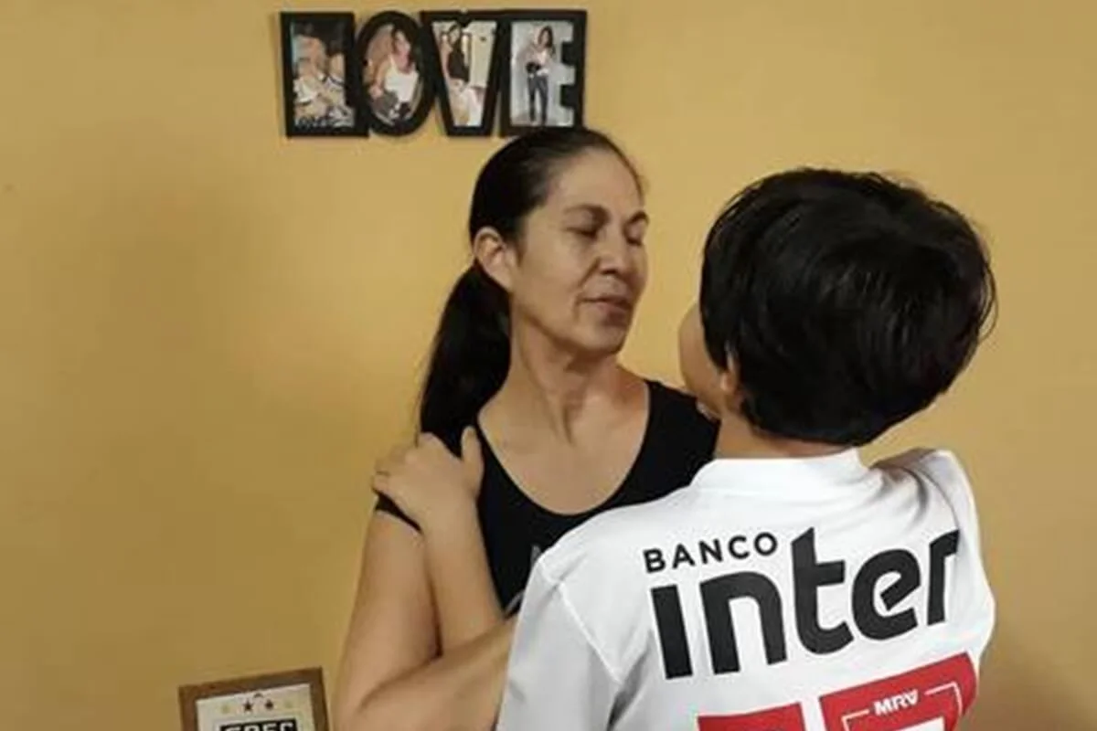 O filho Bruninho tem 10 anos de idade e vive com a avó, Sônia O filho Bruninho tem 10 anos de idade e vive com a avó, Sônia