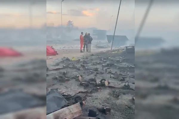 Imagens mostram destruição após incêndio em centro de recicláveis no DF