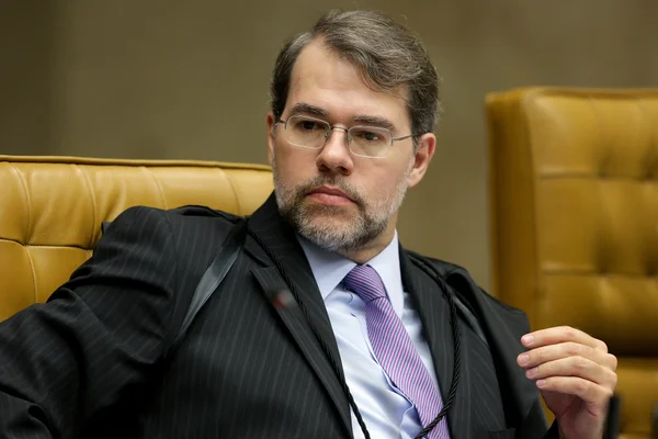 Toffoli encerra sessão do STF sem analisar revogação de Delcídio e Esteves