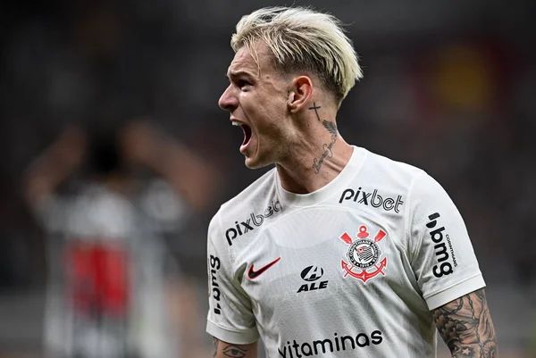 Dependência? Róger Guedes é responsável por 44% dos gols do Corinthians