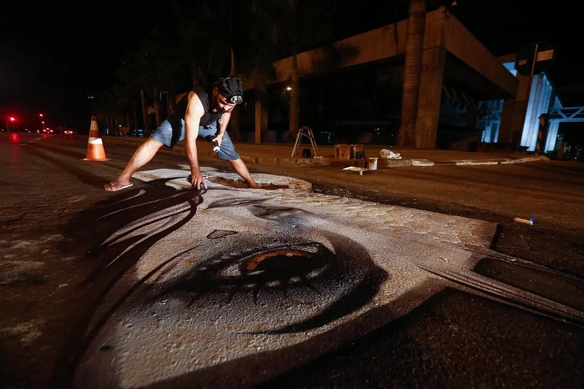 Setor de Indústrias e do Grafite. #bsburaco dá um trato em cratera no SIG - imagem 9 Setor de Indústrias e do Grafite. #bsburaco dá um trato em cratera no SIG - imagem 9
