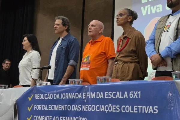 No 1º de Maio, Haddad fala em escala 7×0 até eleições: “Defender Lula”