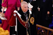 Príncipe Andrew na coroação do irmão mais velho, o rei Charles Príncipe Andrew na coroação do irmão mais velho, o rei Charles