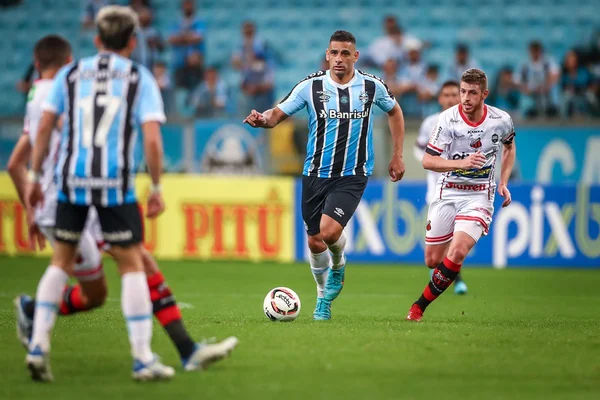 Grêmio sofre gol no fim, perde para o Ituano e segue em 3º da Série B