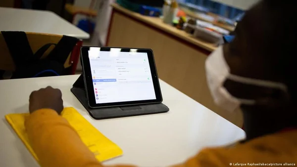 França reimpõe obrigatoriedade de máscaras em escolas