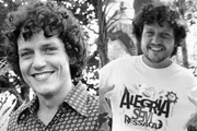 Edward Boggiss interpretou o vilão Tony em Sandy & Junior Edward Boggiss interpretou o vilão Tony em Sandy & Junior