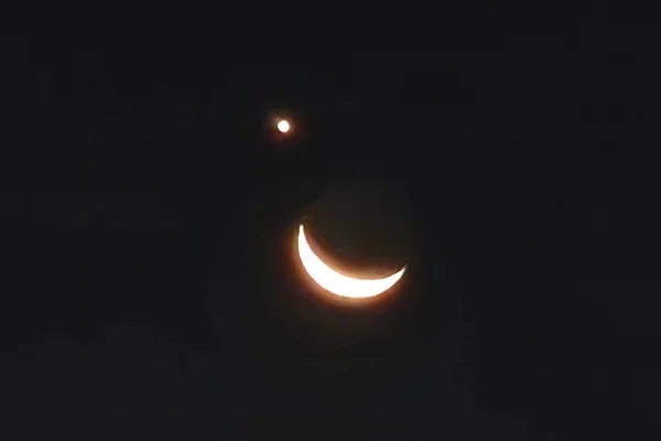 Conjunção entre Lua e Vênus chama atenção no céu de Brasília