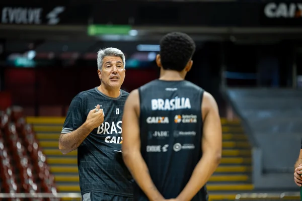 Dedé Barbosa, treinador do Brasília Basquete