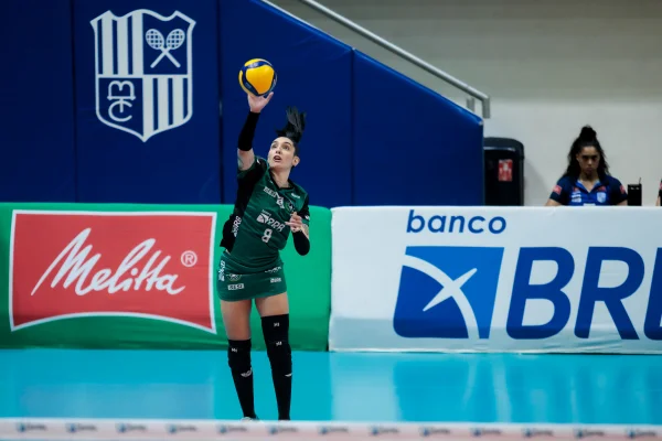 Ana Medina, uma das melhores sacadoras da Superliga, jogará pelo Fluminense na próxima temporada