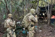Policiais encontraram acampamaneto utilizado por organização criminosa em Salvador, Bahia Policiais encontraram acampamaneto utilizado por organização criminosa em Salvador, Bahia