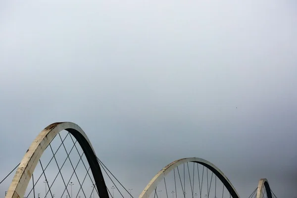 Aeroporto JK tem pousos suspensos por conta da neblina