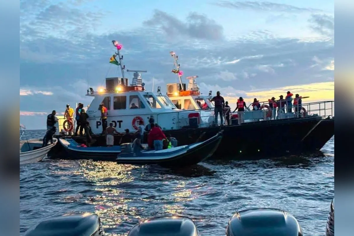 Naufrágio de balsa na Guiana deixa 27 mortos e 83 desaparecidos - imagem 5 Naufrágio de balsa na Guiana deixa 27 mortos e 83 desaparecidos - imagem 5