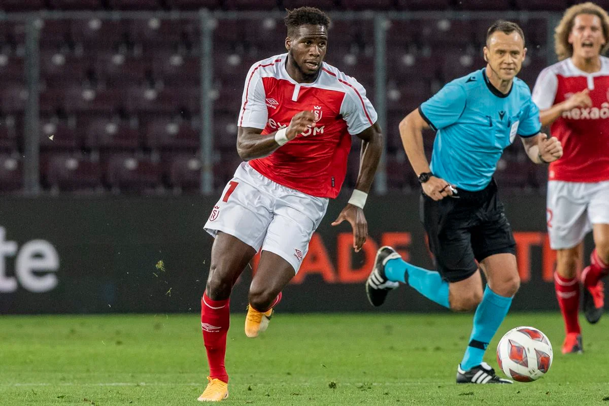 Boulaye Dia é um atacante senegalês, com dupla nacionalidade francesa, de 23 anos. Ele foi revelado pelo Jura Sud, time da segunda divisão da França, e está no Stade de Reims desde 2018/19 Boulaye Dia é um atacante senegalês, com dupla nacionalidade francesa, de 23 anos. Ele foi revelado pelo Jura Sud, time da segunda divisão da França, e está no Stade de Reims desde 2018/19