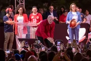 Campanha de Lula no 1º turno passou por crises e teve pacote de bondades - imagem 2 Campanha de Lula no 1º turno passou por crises e teve pacote de bondades - imagem 2