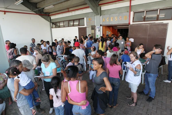 Bombeiros dizem que 500 pessoas foram resgatadas em Mariana