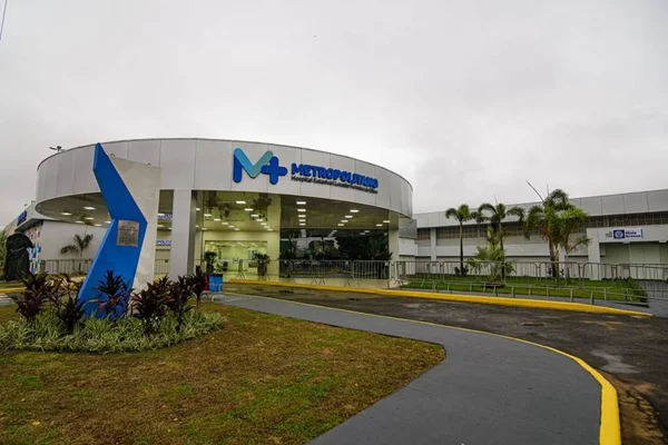 Idoso com Covid-19 morre ao tentar fugir de hospital pela janela