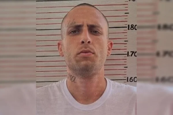 "Blindado", 2º foragido do CPP foi preso após roubar carro de família