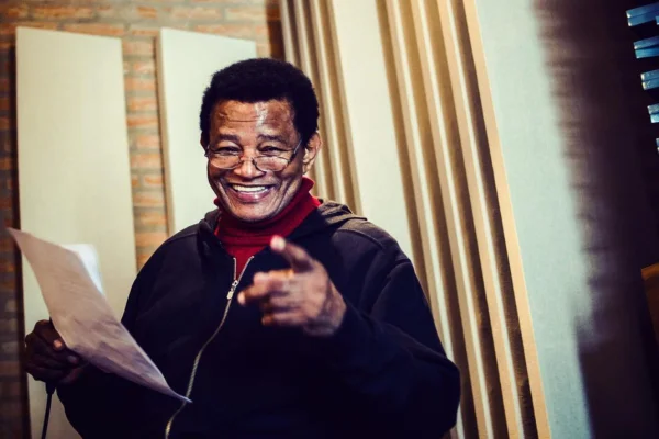 Jairzinho sobre emoção de viver o pai no cinema: “Me despedi várias vezes”