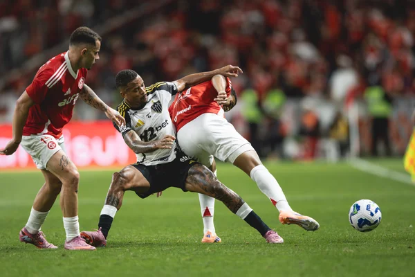 Internacional x Atlético-MG pela 31ª rodada do Campeonato Brasileiro