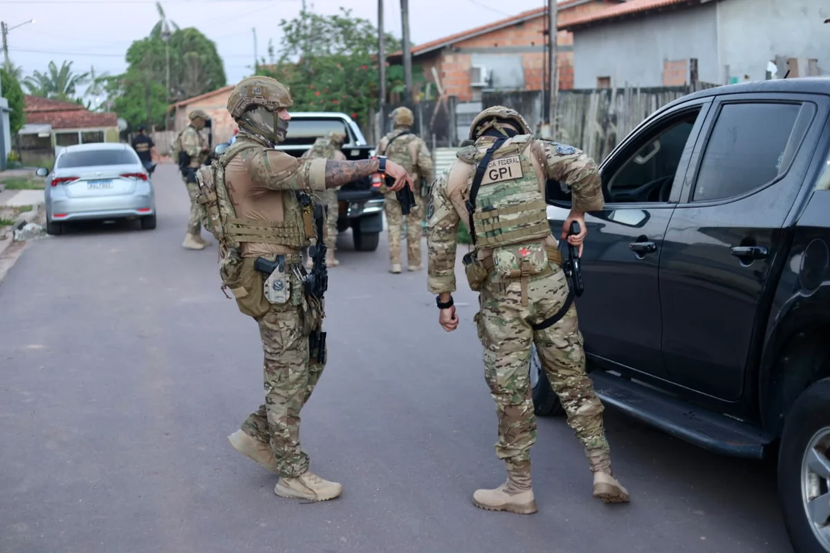 Os documentos e os equipamentos apreendidos durante a operação serão submetidos a análises complementares, em conjunto com informações fiscais e bancárias dos investigados, para aprofundamento das apurações Os documentos e os equipamentos apreendidos durante a operação serão submetidos a análises complementares, em conjunto com informações fiscais e bancárias dos investigados, para aprofundamento das apurações