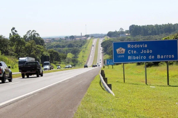 SP 225 - Rodovia Comandante João Ribeiro de Barros, em Itapuí, interior de SP - Metrópoles