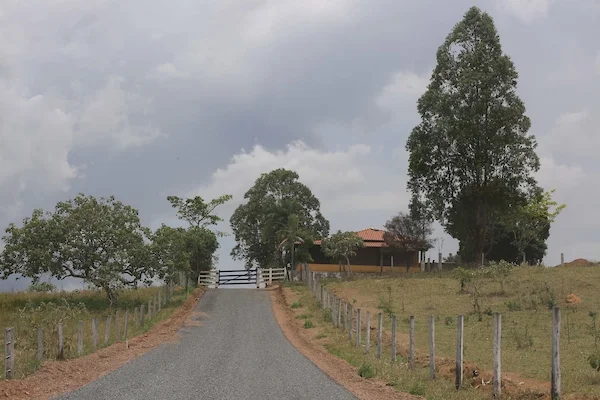 Governo de Goiás não explica obra em fazenda de Liliane Roriz
