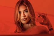 Virginia Fonseca faz propaganda de um de seus perfumes