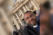 Papa Leão XIV ganha 'cafezin de Minas' de presente de padre brasileiro Papa Leão XIV ganha 'cafezin de Minas' de presente de padre brasileiro