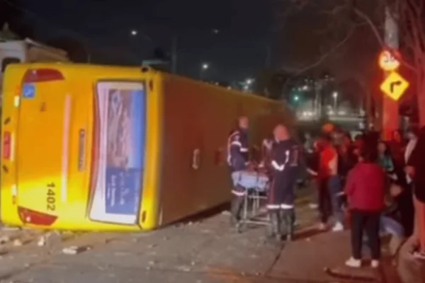 ônibus tomba feridos jundiaí