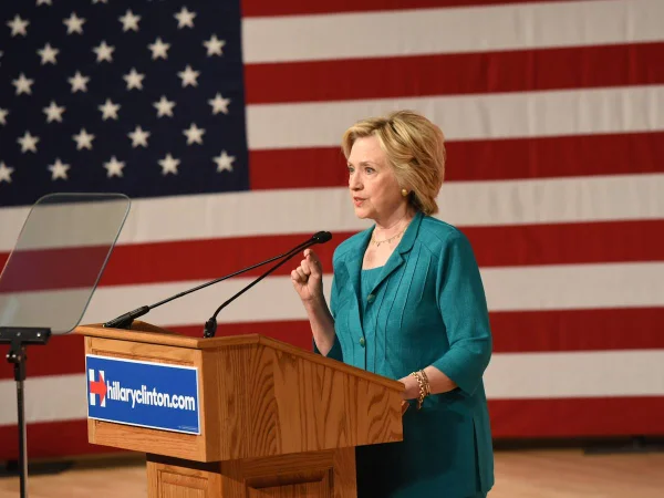 Hillary se aproxima de Obama para conquistar indicação do Partido Democrata