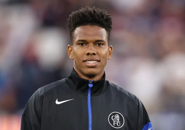 Foto colorida Estêvão, do Chelsea - Metrópoles