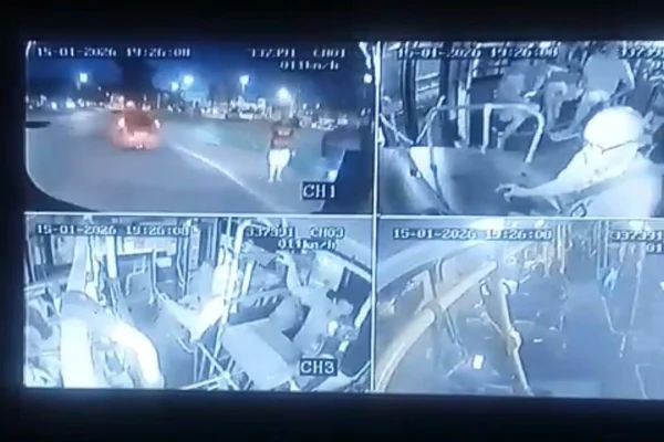 Imagens mostram momento em que ônibus é atacado em parada no DF